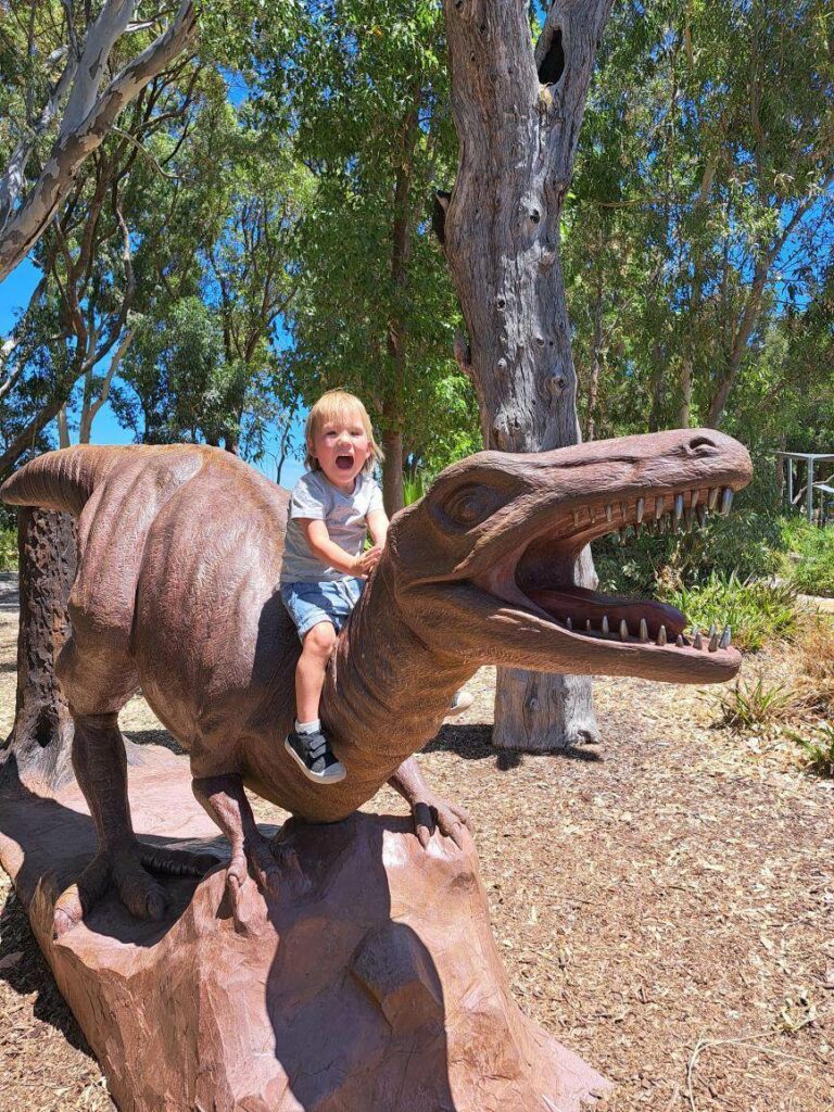 many dinosaurs run - Playground